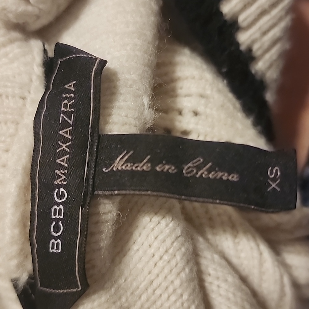 BCBGMaxazria Women's Popcorn Stitch Turtleneck Sweater - Picture 6 of 7